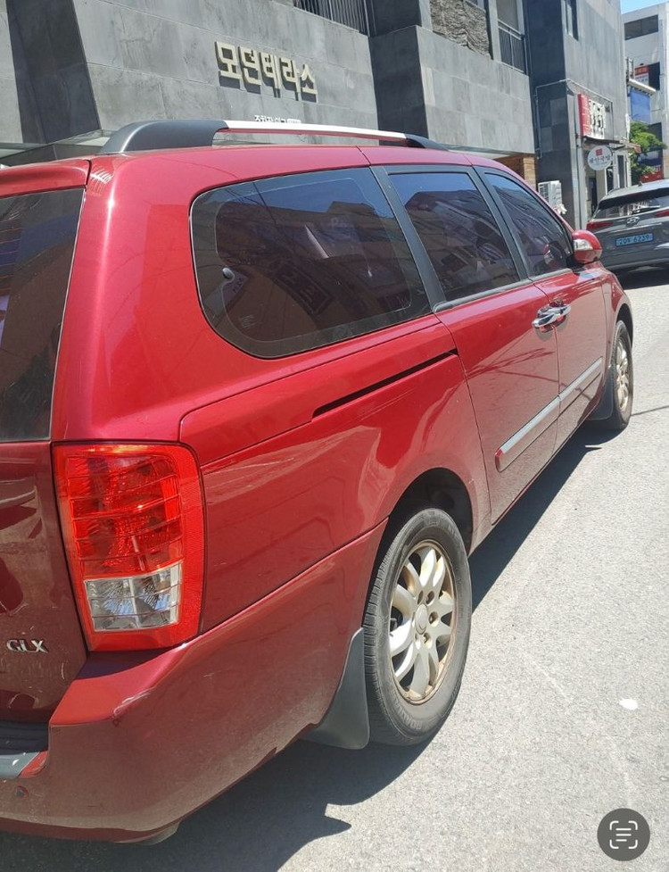 그랜드카니발 12년식 11인승 프리미엄 팝니다.--2