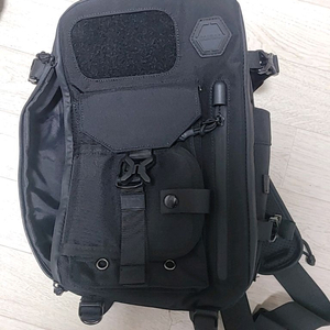 [ 상태최상_대용량 블랙메신져백 / 다용도힙색 / 등산가방 / 출퇴근가방 저렴히 판매 ]