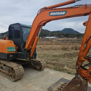농장용 02굴삭기 두산 SL55V 2002년식 이미지
