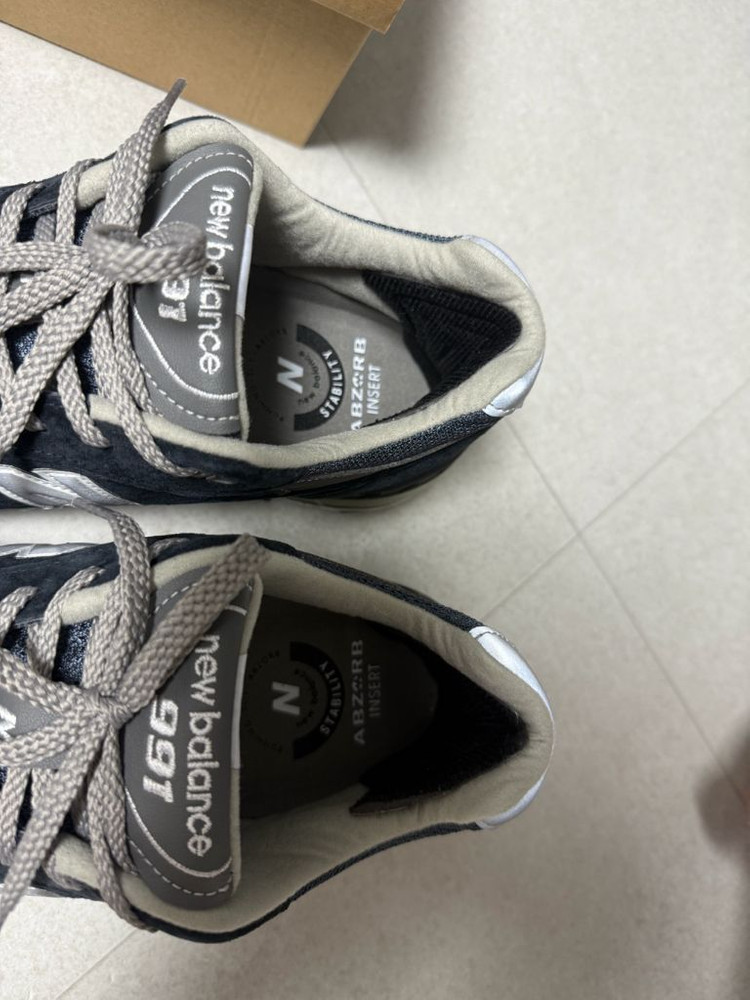 뉴발란스 991 v1 네이비 285 새제품팝니다 이미지