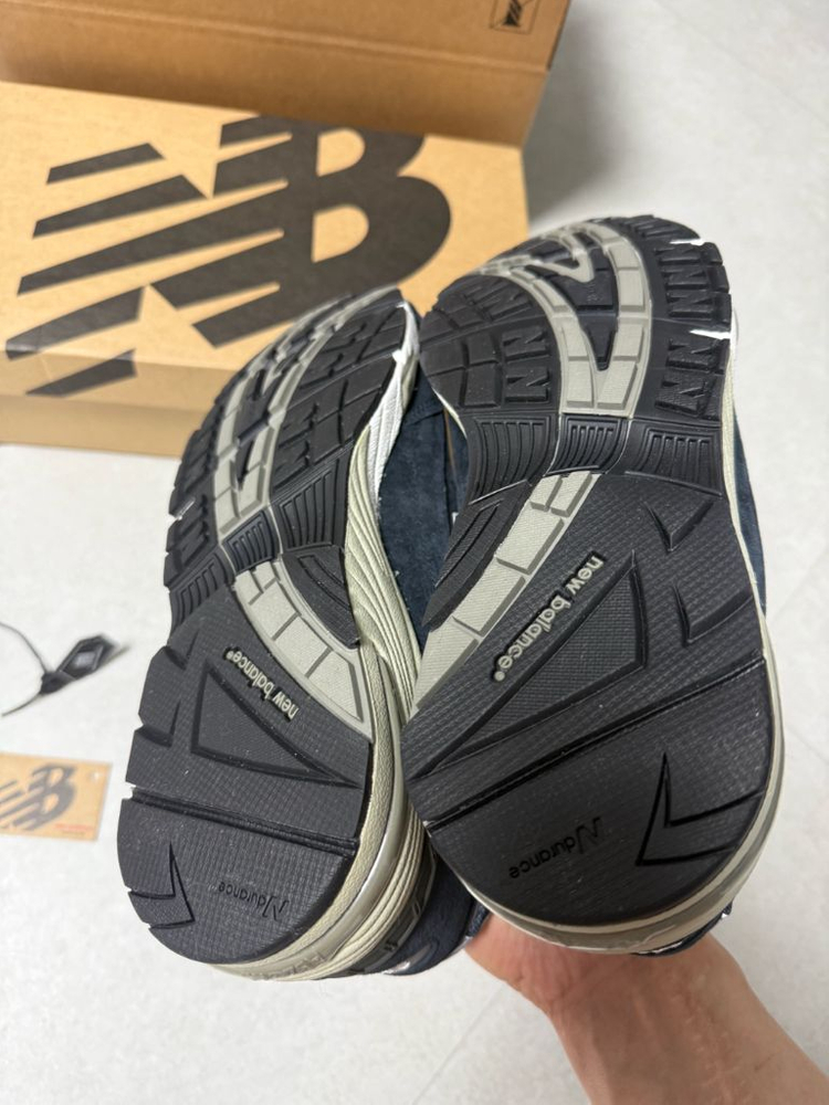 뉴발란스 991 v1 네이비 285 새제품팝니다 이미지