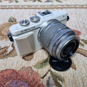 올림푸스 디지털카메라 e-pl7 + 14-42mm 렌즈 팝니다.