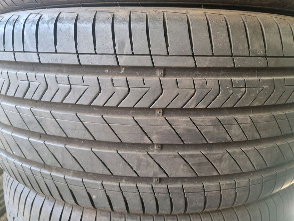 255 45 19 중고타이어 2본판매--1