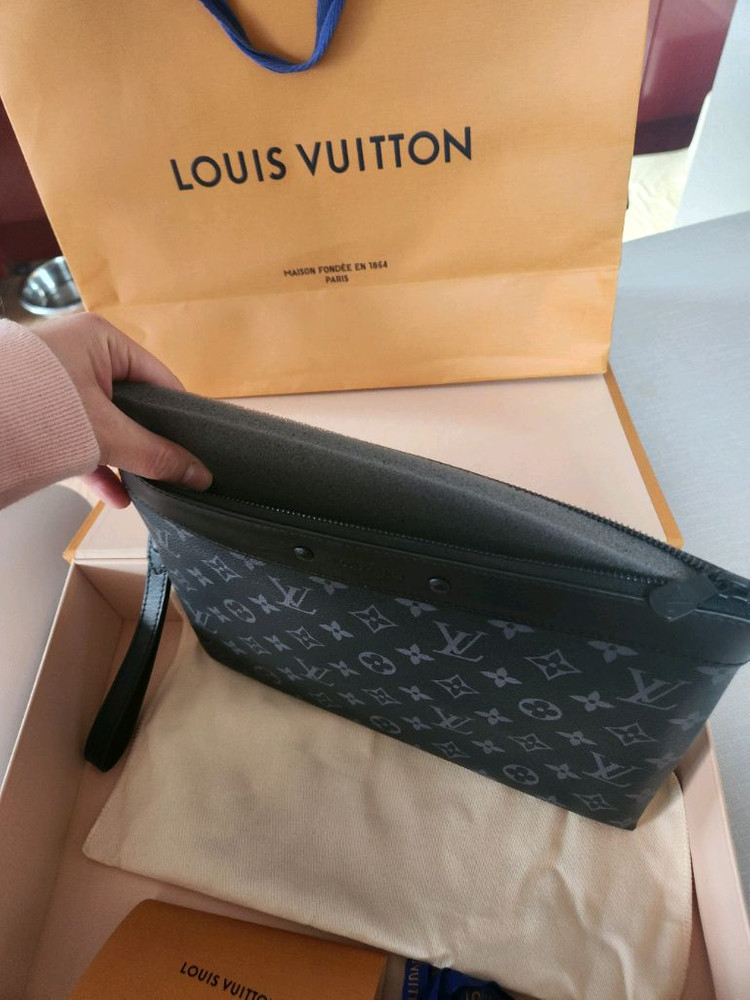 루이비통 포쉐트 투고 모노그램 이클립스 캔버스 클러치 M81569--5