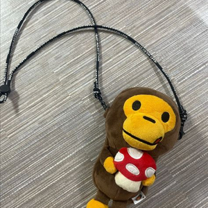 새거)베이프 마일로 플러시 모바일 백 가방 마일로 미스치프 코이세이오