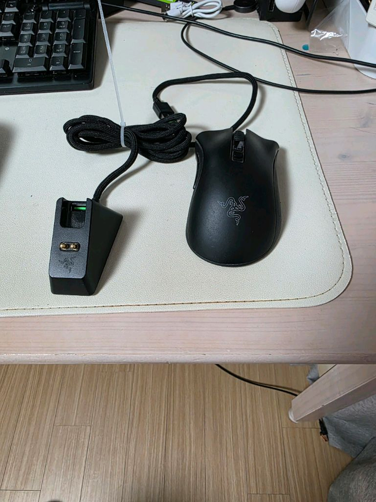 데스스토커v2 pro+ 데스에더v2 pro+충전독 팝니다 이미지