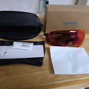 시마노 에어로라이트 자전거 고글 스포츠 선글라스새제품 판매합니다