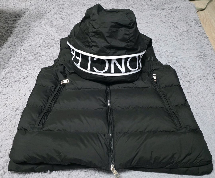 몽클레어 카다민 패딩조끼 새상품급--2