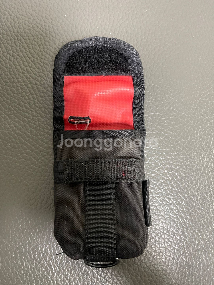 크롬 인더스트리 파우치 미니백 판매합니다.--1