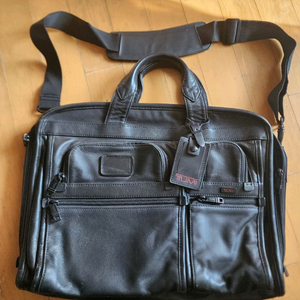 투미 가죽 서류가방