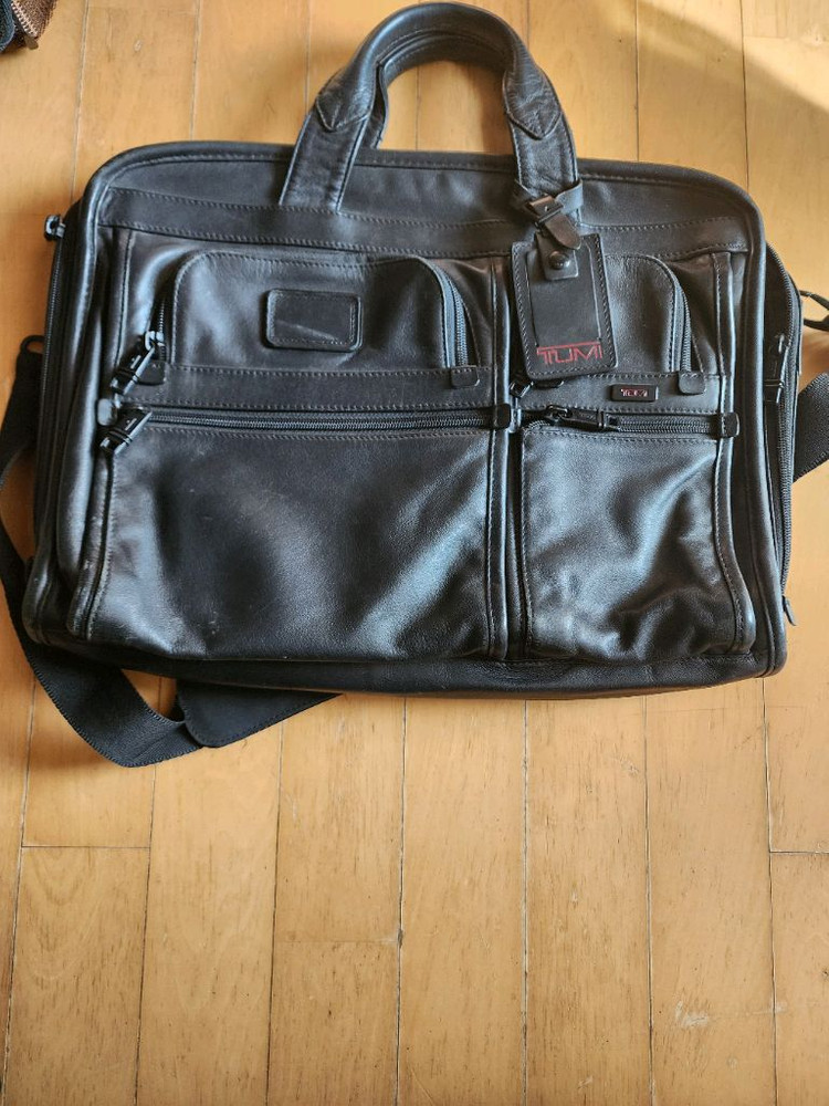 투미 가죽 서류가방--1