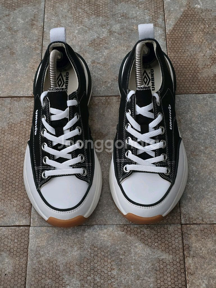 (245)엄브로 토비 c 블랙 스니커즈 운동화--1