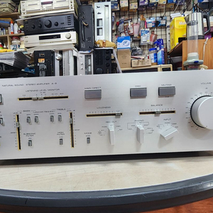 준민트급 플레그쉽 야마하 빈티지 인티앰프 A-8 입니다