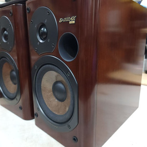 온쿄 고급북셀프 스피커D-202AX ltd 버전입니다