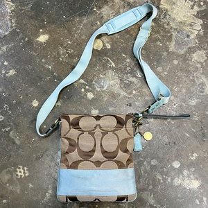 코치 시그니처 캔버스 크로스백 미니백 가방