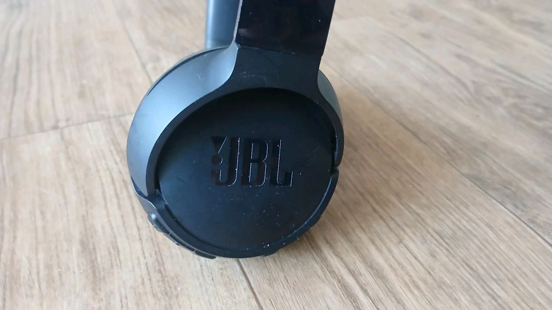 JBL 무선 헤드폰 블랙 판매합니다 이미지