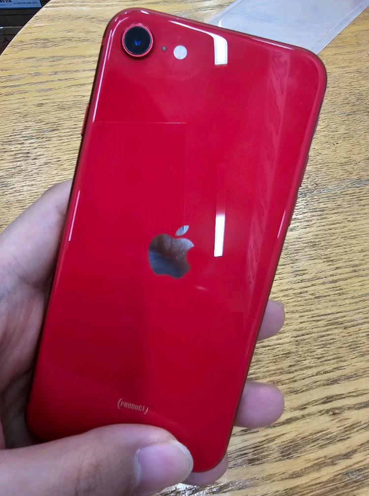 아이폰se3 64G 무음카메라 팝니다 이미지