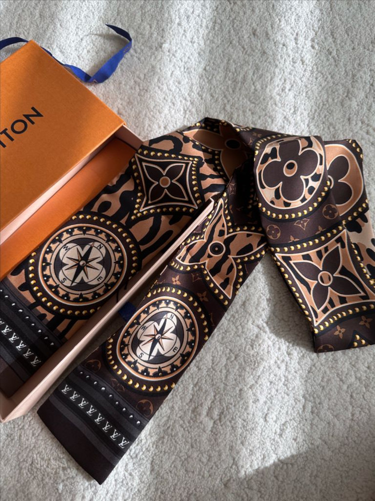 루이비통 스카프--1