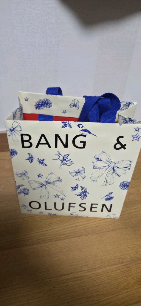 B&O 뱅앤올룹슨 베오그레이스 미개봉 팝니다--2