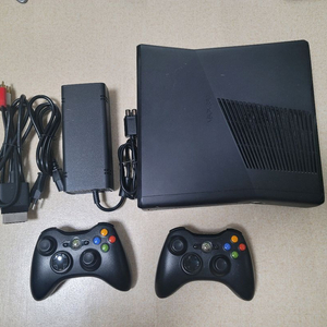 Xbox360 슬림 본체(2인)+키넥트+무선레이싱휠(2인)+게임씨디20장 이미지