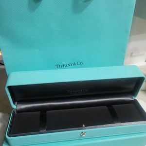 티파니앤코 팔찌 케이스 정품 이미지