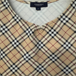 정품 Burberry 티셔츠 정가100만원대