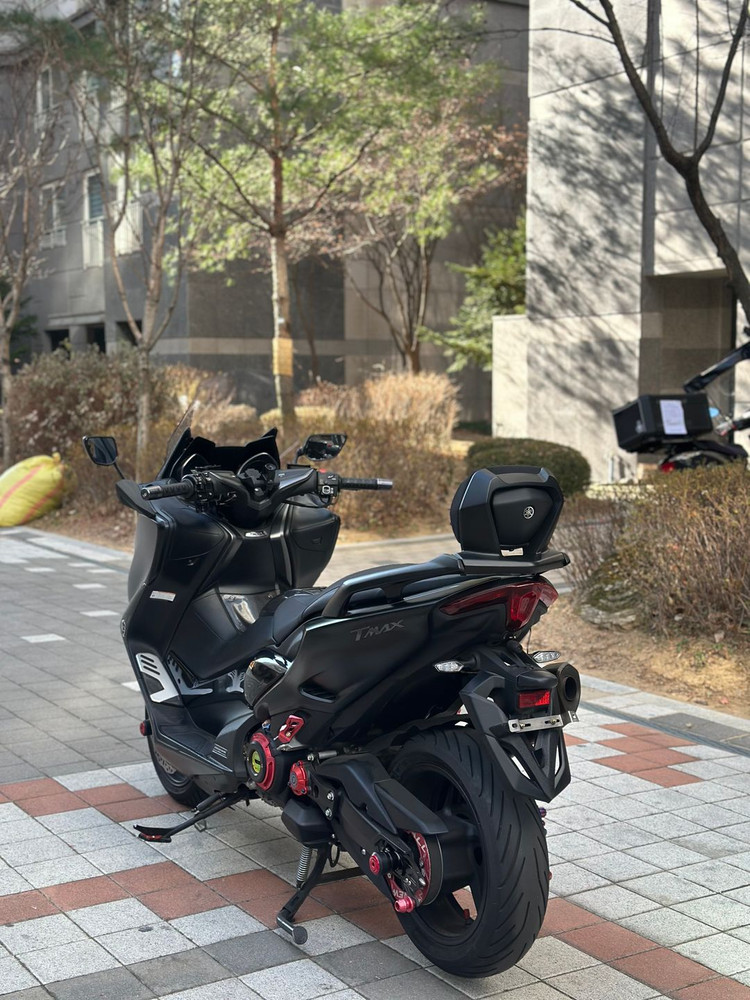 tmax560 20년식 2만km 상태 굿 실물 깡패 판매합니다 이미지