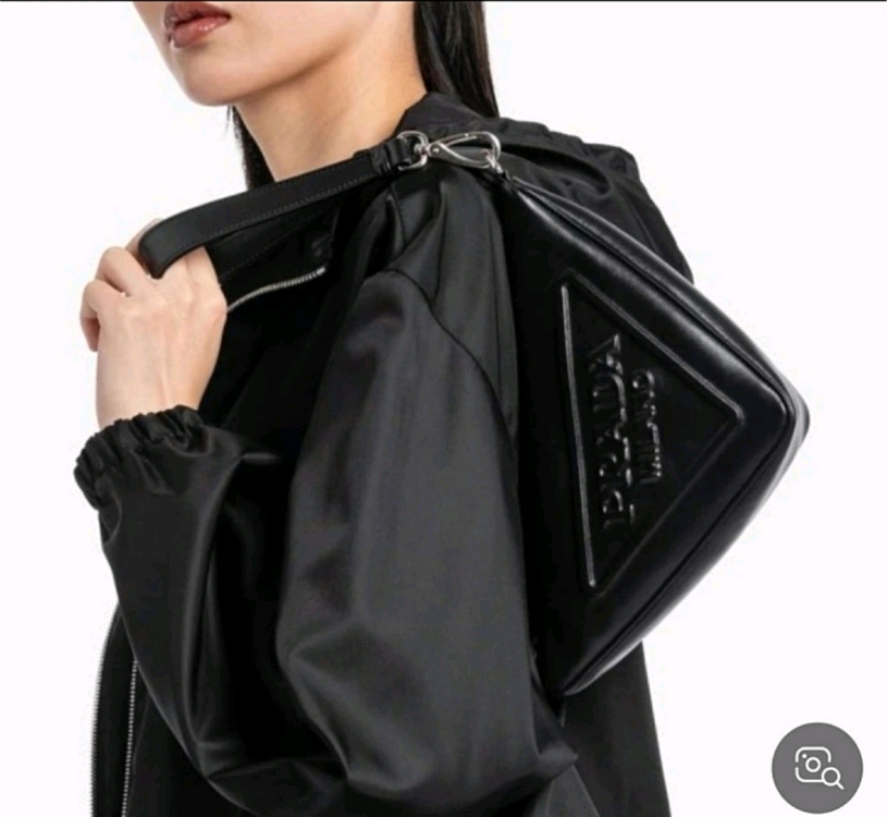 프라다 삼각로고 클러치백 새제품--3