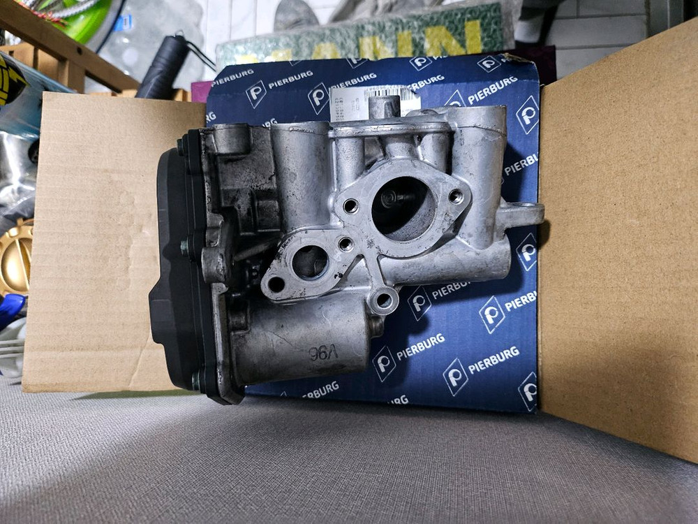 벤츠 w213 e220d 저압,고압 EGR밸브 판매합니다--1