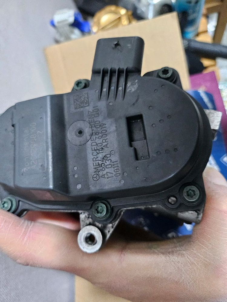 벤츠 w213 e220d 저압,고압 EGR밸브 판매합니다--2