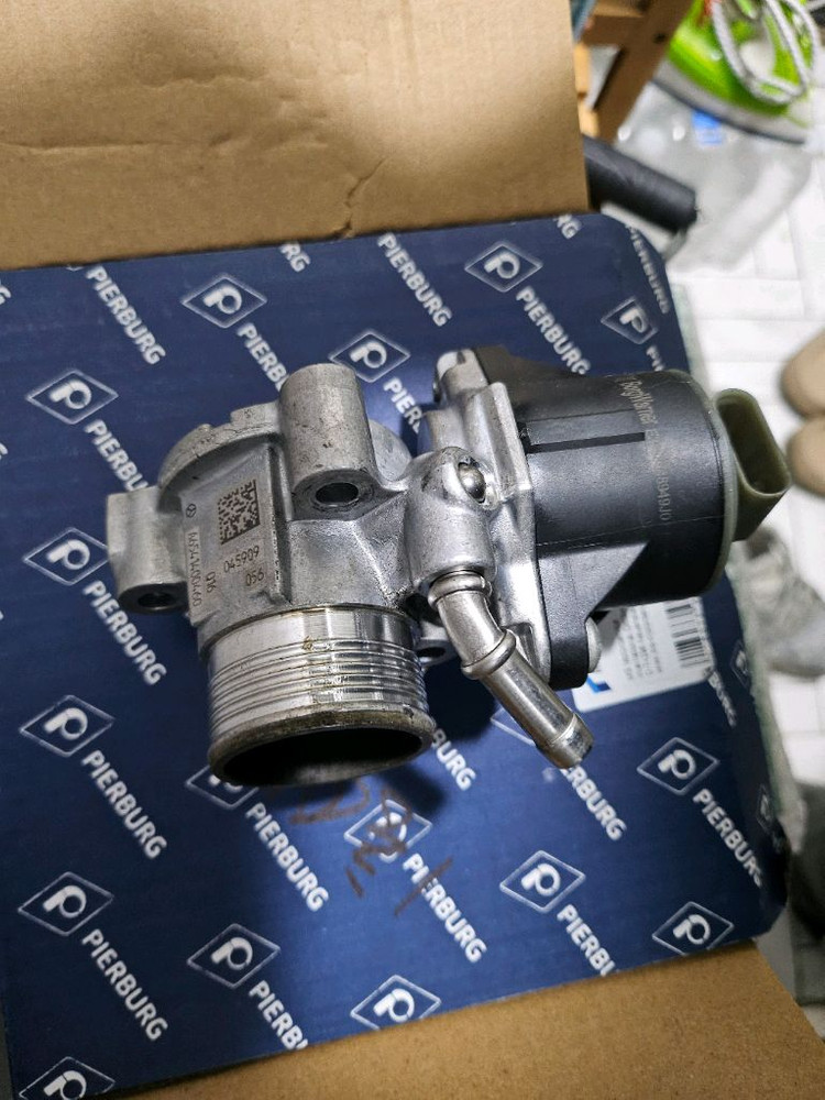 벤츠 w213 e220d 저압,고압 EGR밸브 판매합니다--3