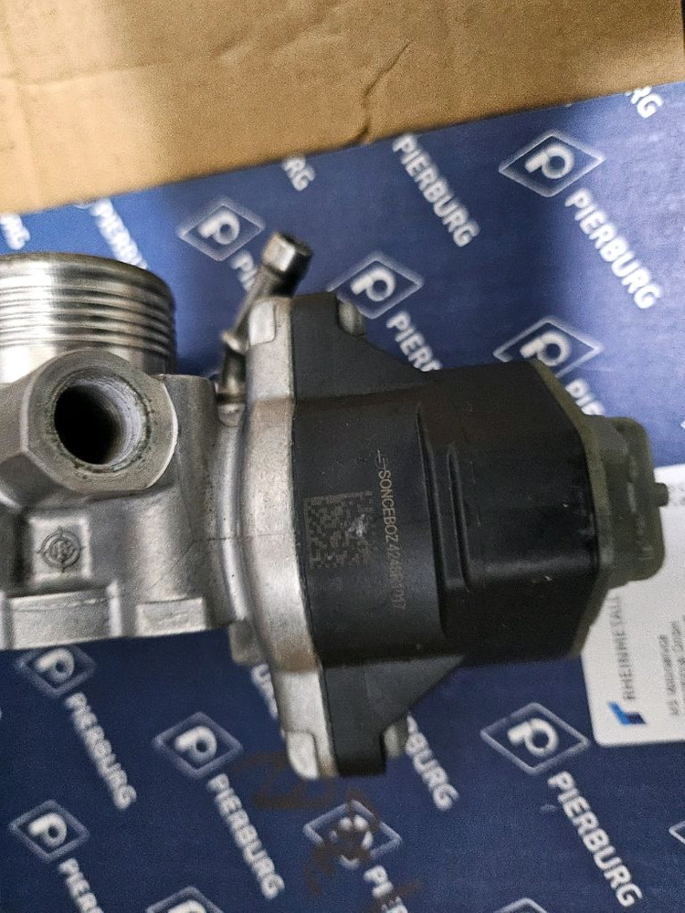 벤츠 w213 e220d 저압,고압 EGR밸브 판매합니다--4