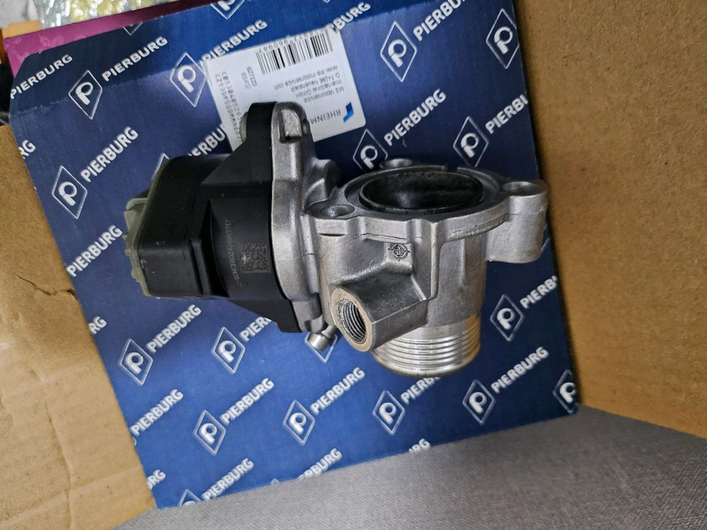 벤츠 w213 e220d 저압,고압 EGR밸브 판매합니다--5