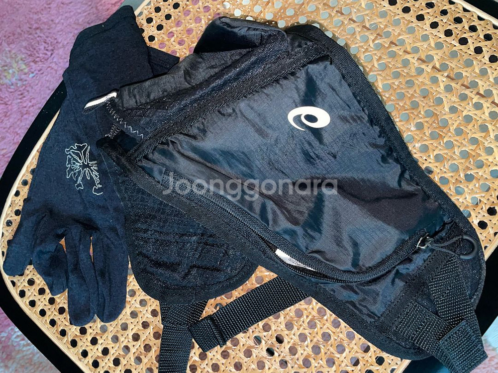 아식스 러닝 힙색 경량백 3013A923 블랙--5