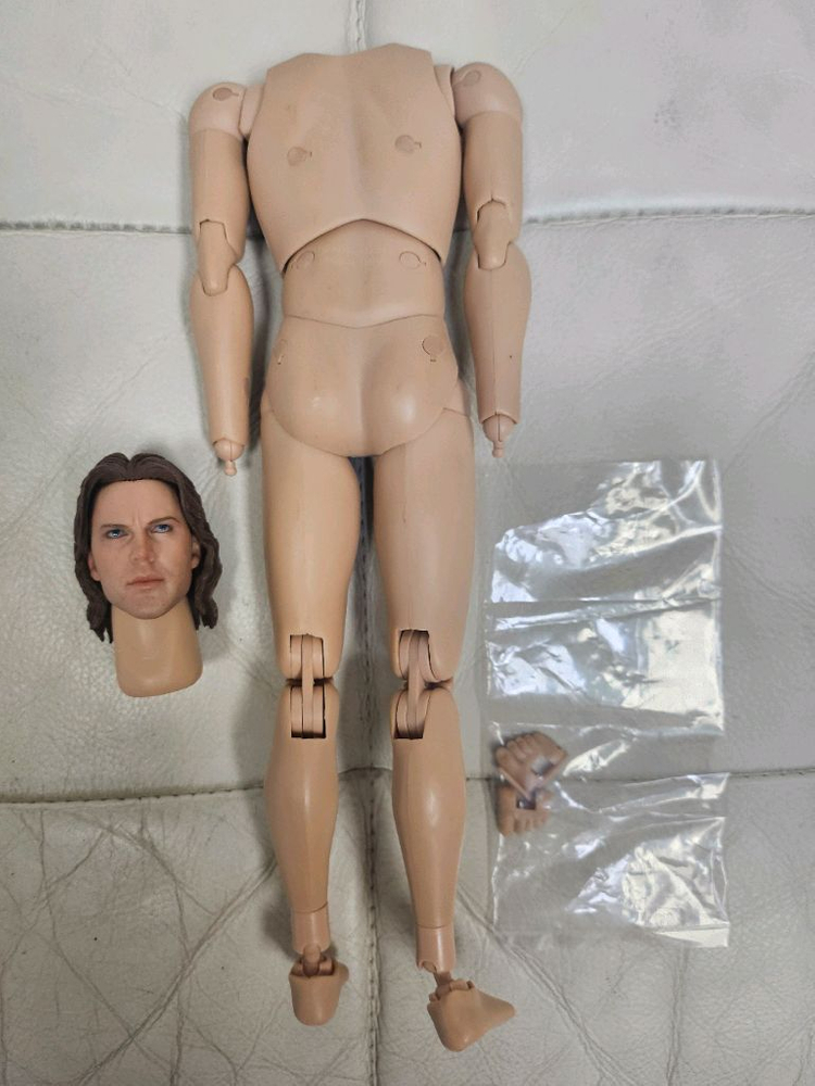 핫토이 ttm 13 코카시안 바디 2체--3