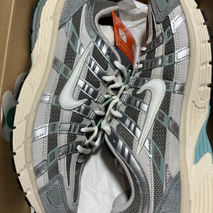 나이키 P-6000 플랫 퓨터 라이트 아이언 오어 270