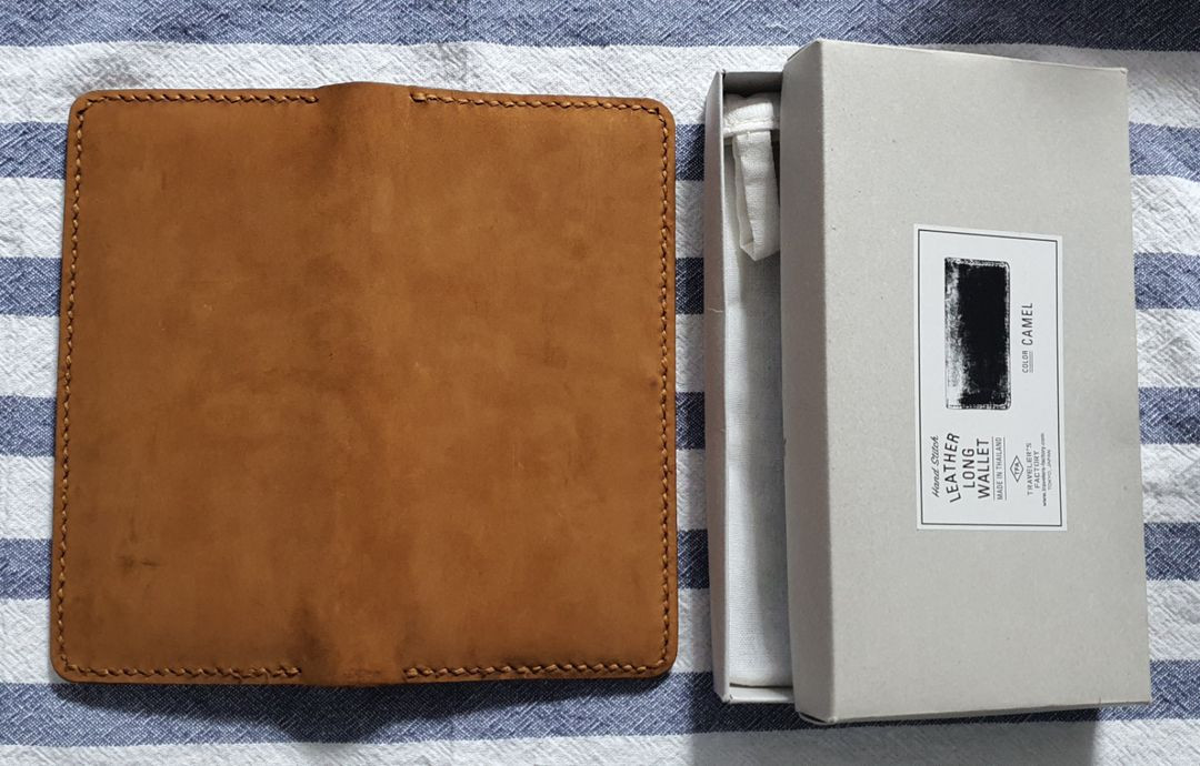 TF 트래블러스팩토리 가죽 지갑 롱 카멜 이미지