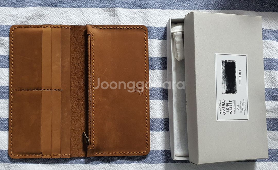 TF 트래블러스팩토리 가죽 지갑 롱 카멜--3