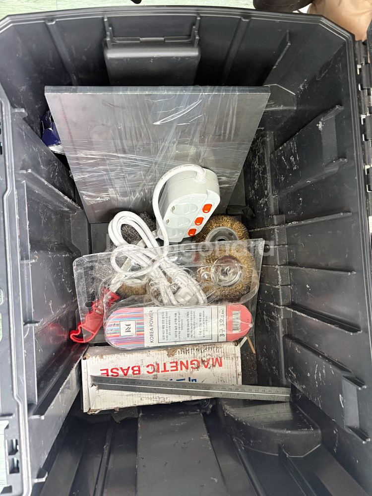 디월트 공구상자--4