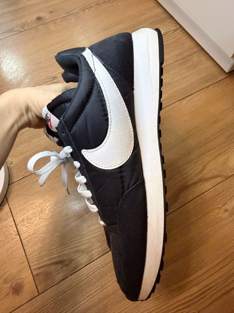 나이키 에어 테일윈드 79 검흰 270--4