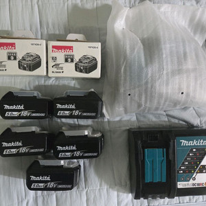 마끼다 정품 18볼트 3.0 배터리 마끼다 충전기DC18RC 5.0 6.0