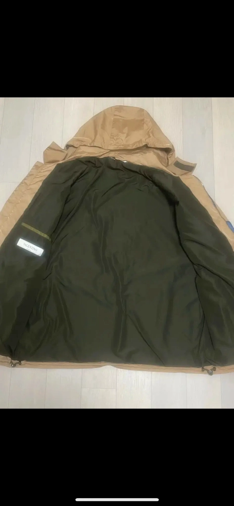 발렌티노 런웨이 컬렉션 바람막이자켓 정품 이미지