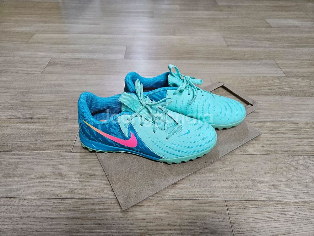 나이키 주니어 풋살화 225사이즈--1