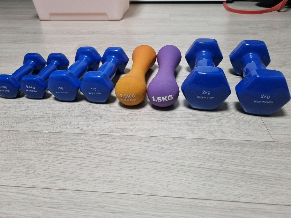 PVC아령 0.5/1/1.5/2kg 세트 팝니다--1