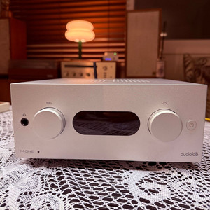 AUDIO LAB 오디오랩 M-ONE 인티앰프 + 리모컨 / 테스트 OK / 네트워크/DAC 내장