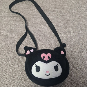 산리오 쿠로미 가방 크로스백 팝니다.