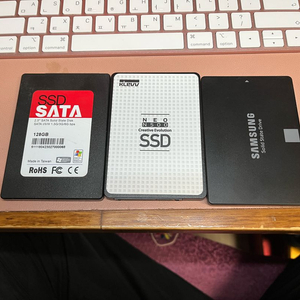 2.5인치 SATA SSD 저장장치