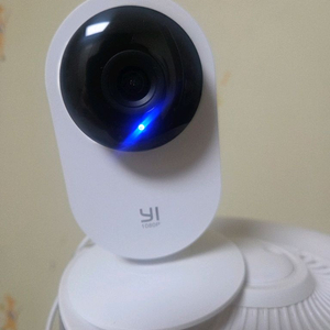 최근에 구매한 YI 홈 카메라 CCTV 홈캠입니다