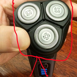 (배송비포함) 필립스 3000 시리즈 전기면도기 (뚜껑버튼만 고장)