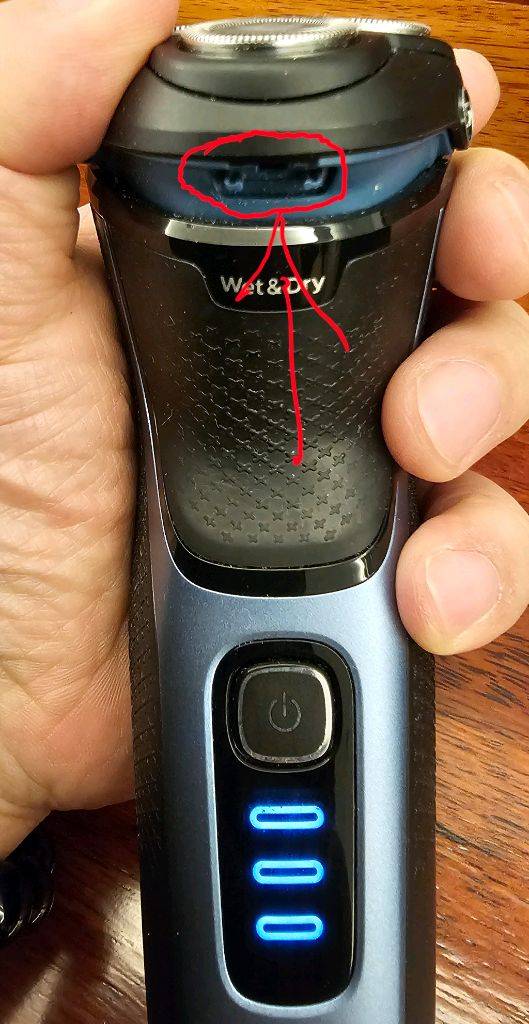 (배송비포함) 필립스 3000 시리즈 전기면도기 (뚜껑버튼만 고장)--1